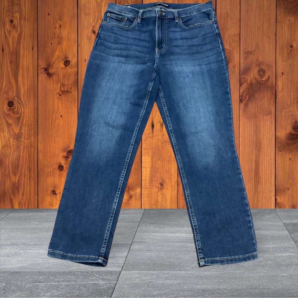Calvin Klein Jeans Womens 12/31 Medium Wash Straight Leg Stretch Denim Repreve